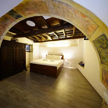 Tre Colonne 公寓 *